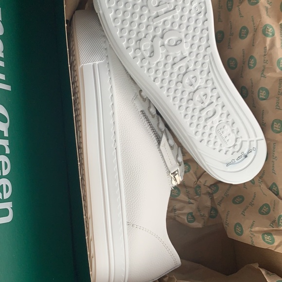 Sneaker
Never Worn, in Box - Picture 7 of 12